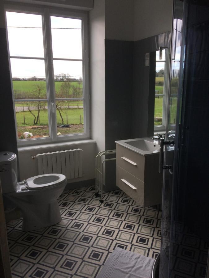 Chambres " Orchidees " Saint-Denis-de-Gastines 외부 사진