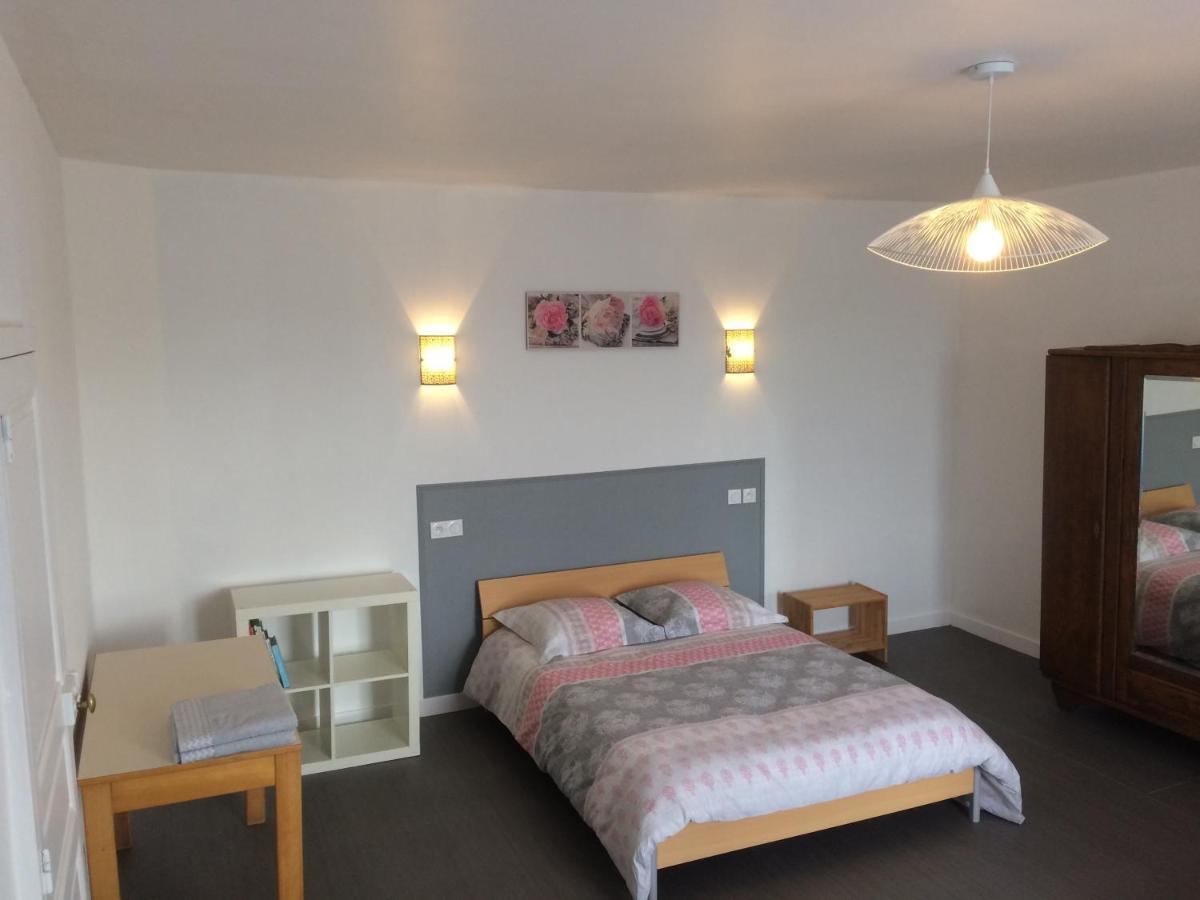 Chambres " Orchidees " Saint-Denis-de-Gastines 외부 사진