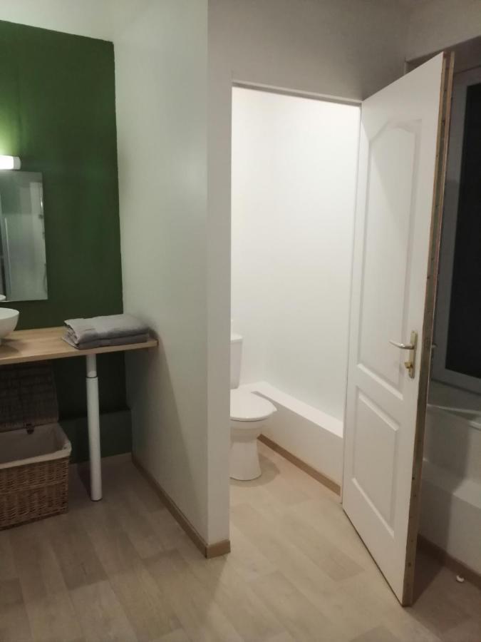 Chambres " Orchidees " Saint-Denis-de-Gastines 외부 사진
