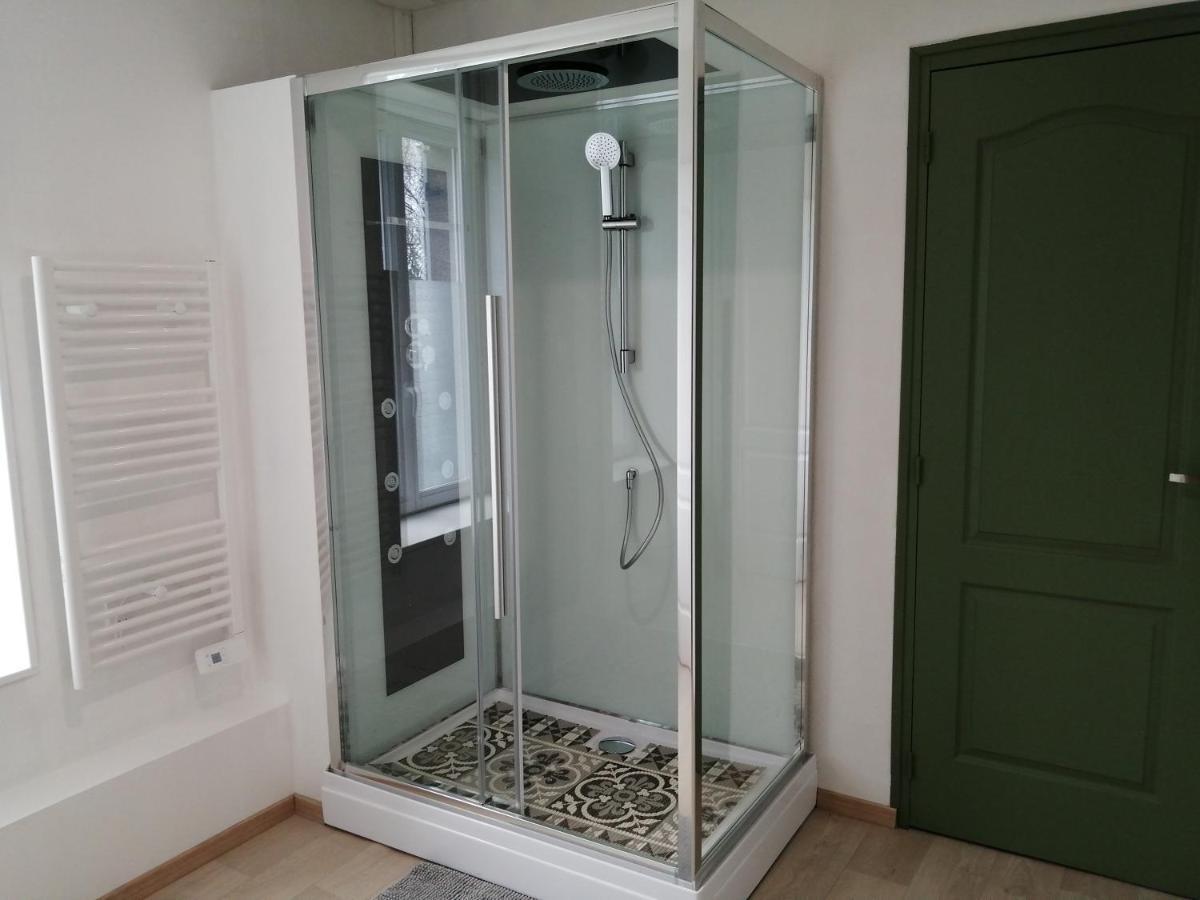 Chambres " Orchidees " Saint-Denis-de-Gastines 외부 사진