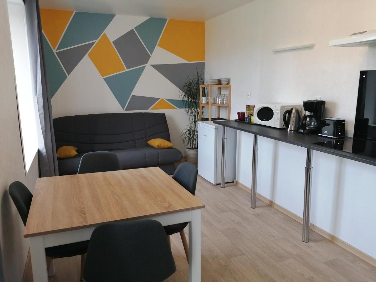 Chambres " Orchidees " Saint-Denis-de-Gastines 외부 사진